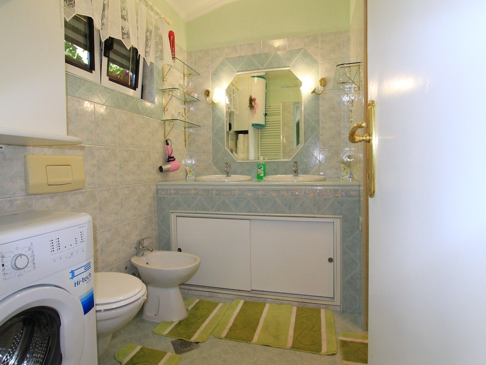 Apartment Colic