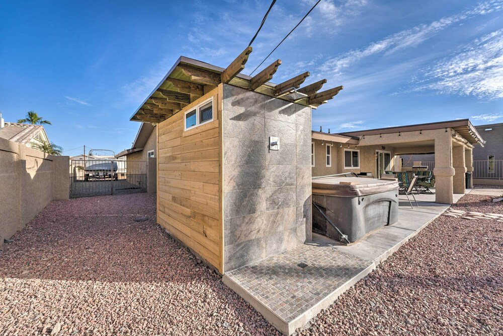 2 Mi to Dtwn: Lake Havasu City Oasis w/ Pool