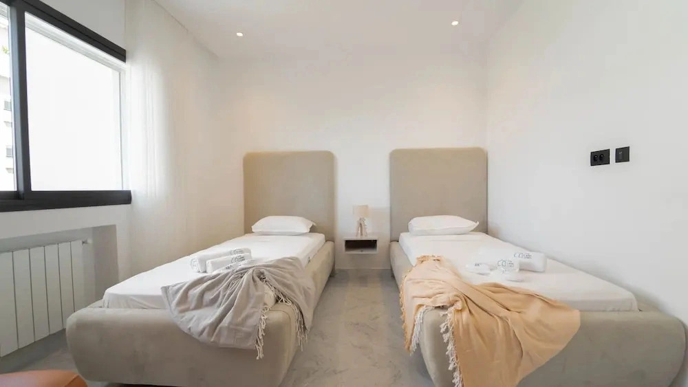 New 2BR Sunny Balcony Jardins Carthage