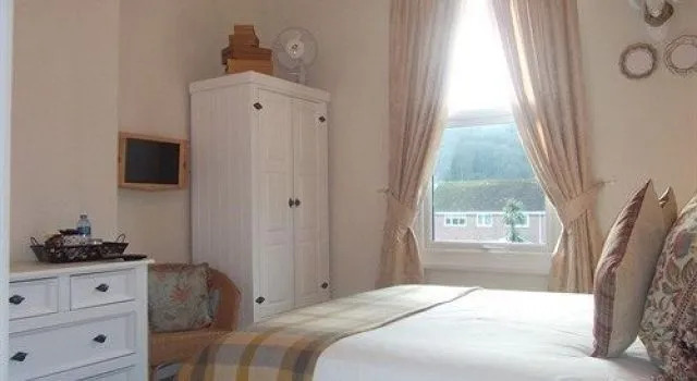 Staveley House