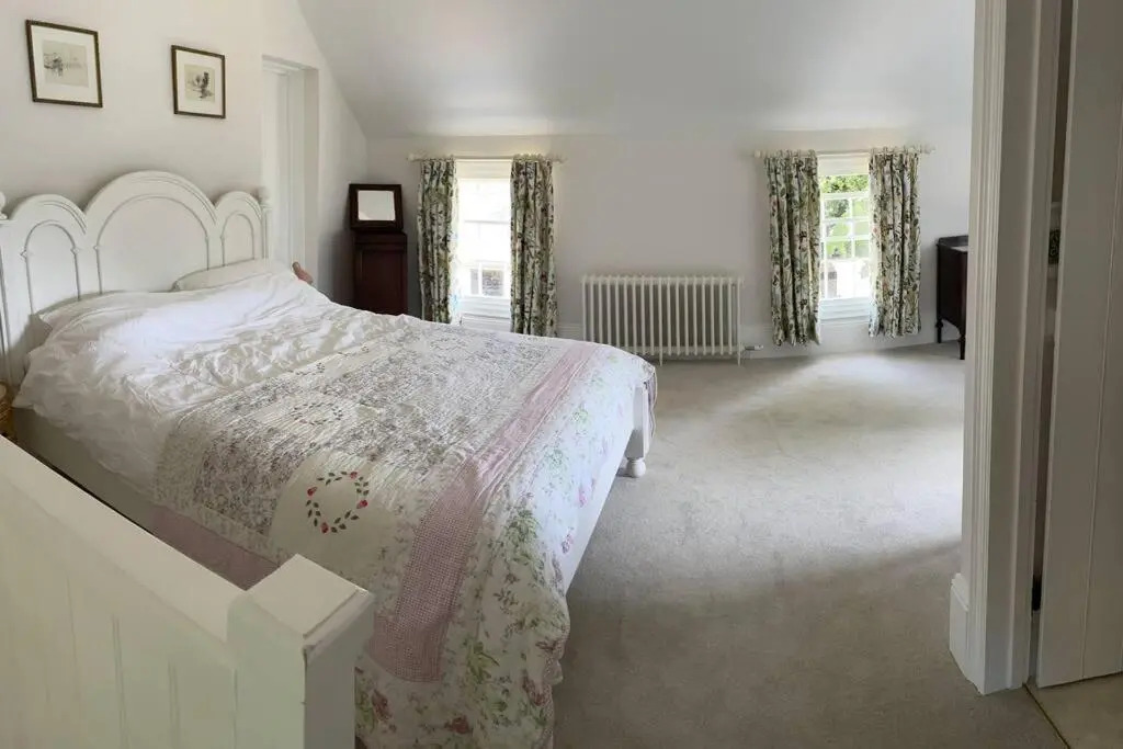 The Georgian Coach House:New Forest with Hot Tub (Adults Only)