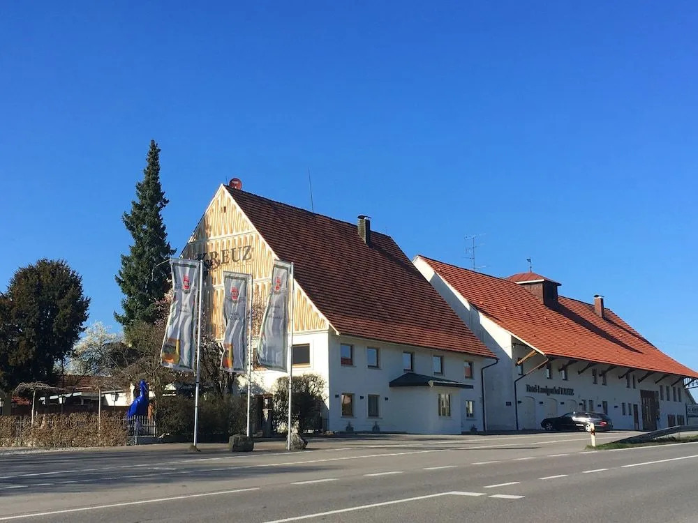 Hotel-Landgasthof KREUZ