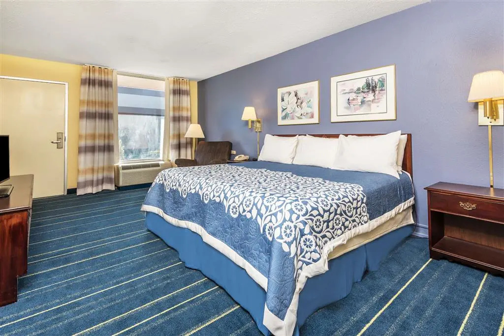 Days Inn by Wyndham South Hill