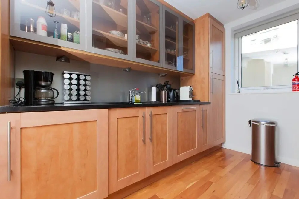 2 Bedroom Flat In Holyrood Area