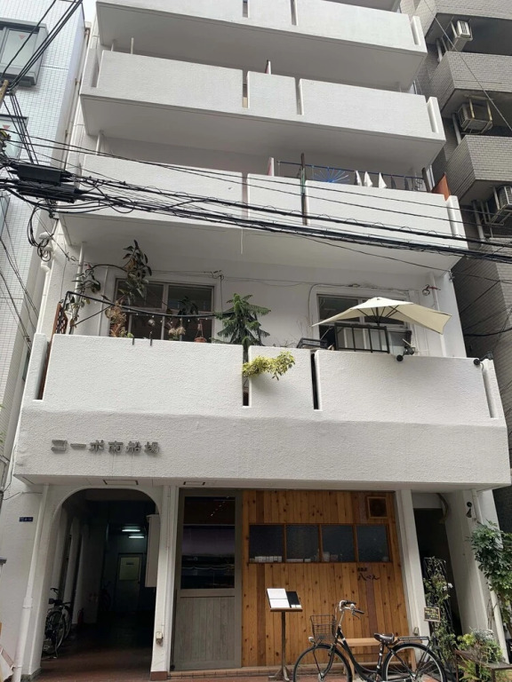 EX Minamisenba Apartment202