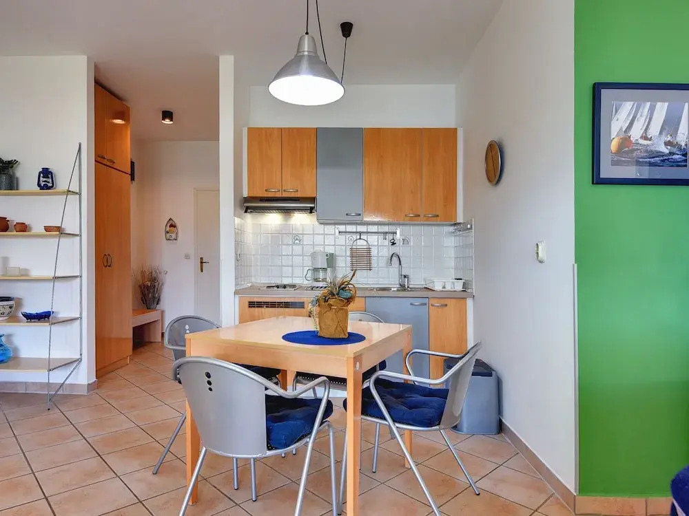 Airconditioned Studio Apartment With Seaview