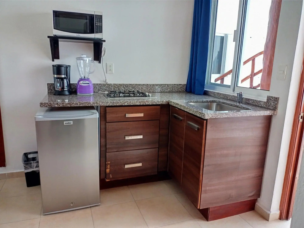 El Fuerte Beach Apartments