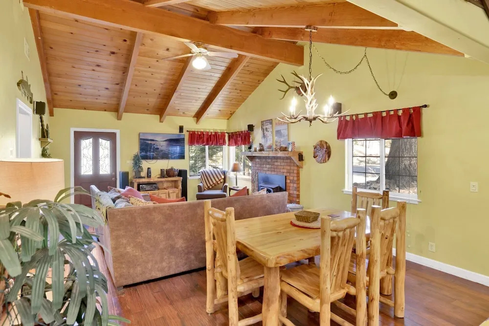 Lazy Bear Lodge Central Retreat by Big Bear Vacations