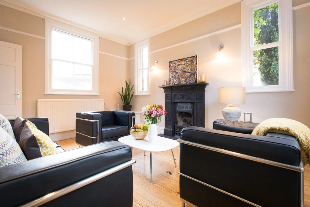 Lock Keepers Cottage - Detached House in the City