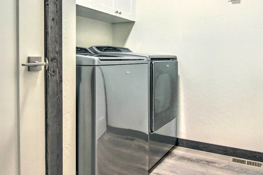 Modern Bozeman Family Townhome w/ Hot Tub!