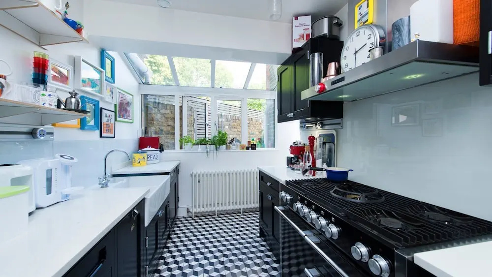 Fashionable 3BR Family Home in Battersea