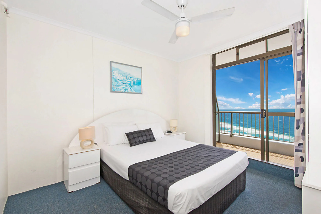 Surfers International Apartments