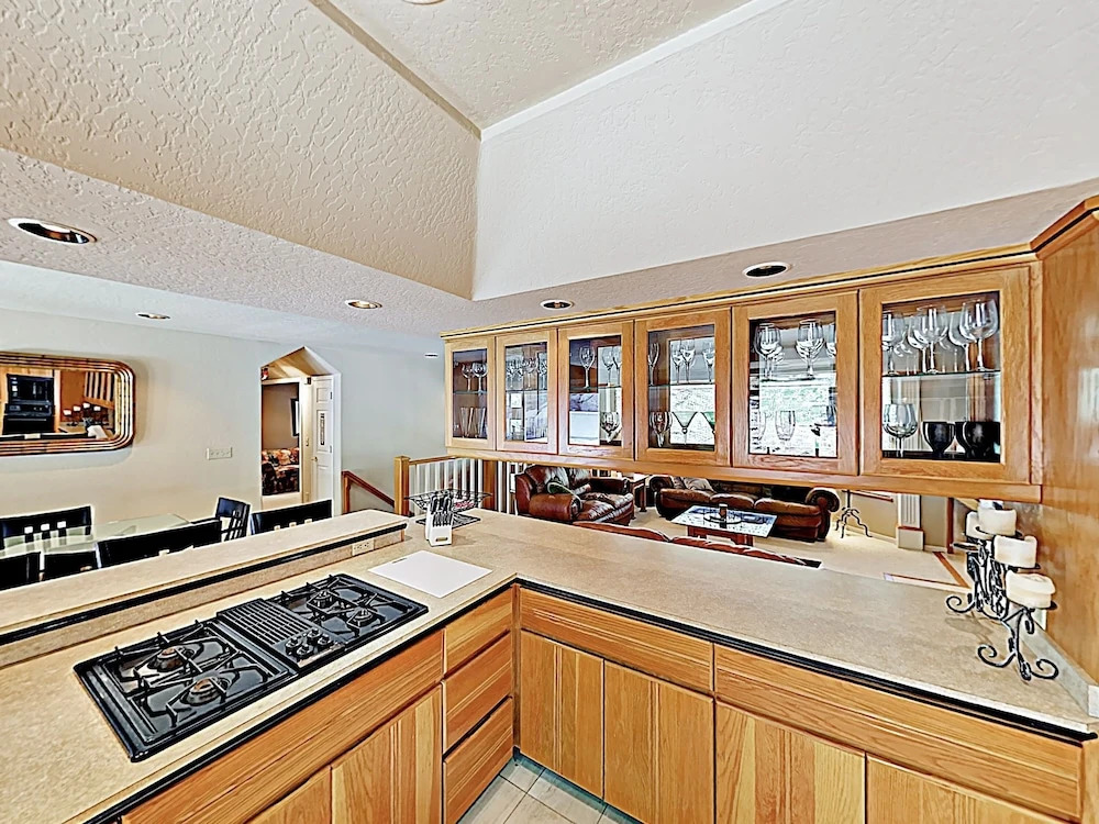 New Listing! Heavenly W/ Private Hot Tub 3 Bedroom Home