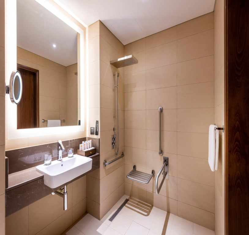 Crowne Plaza Muscat OCEC by IHG