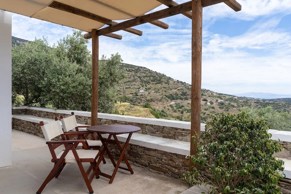 Mirsini Apartments in Sifnos