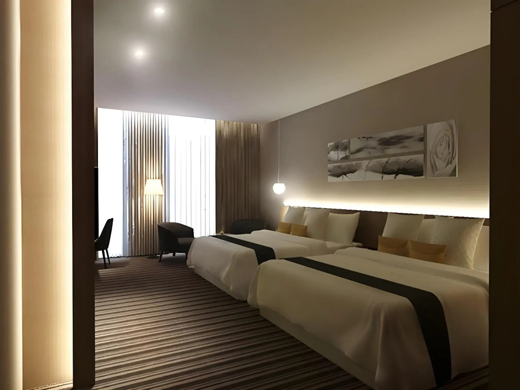 Grand Royal Hotel