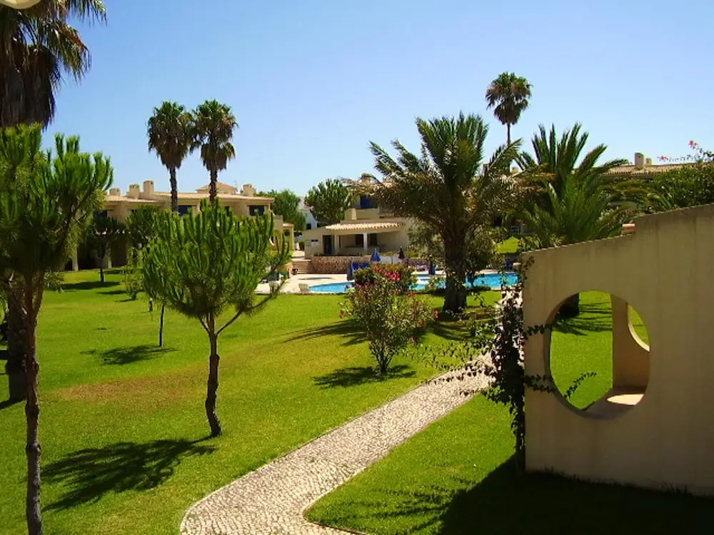 House With one Bedroom in Alvor, With Shared Pool, Furnished Terrace and Wifi Near the Beach