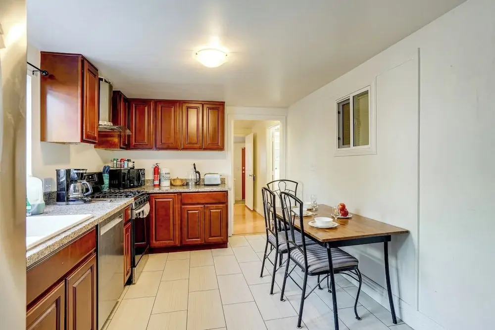 Oakland Group Retreat: Historic Home Near Downtown