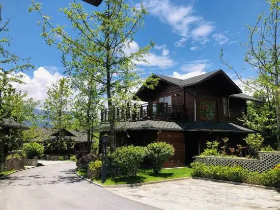 Tengchong Ginkgo Town Mid-Levels Cliff Hotel
