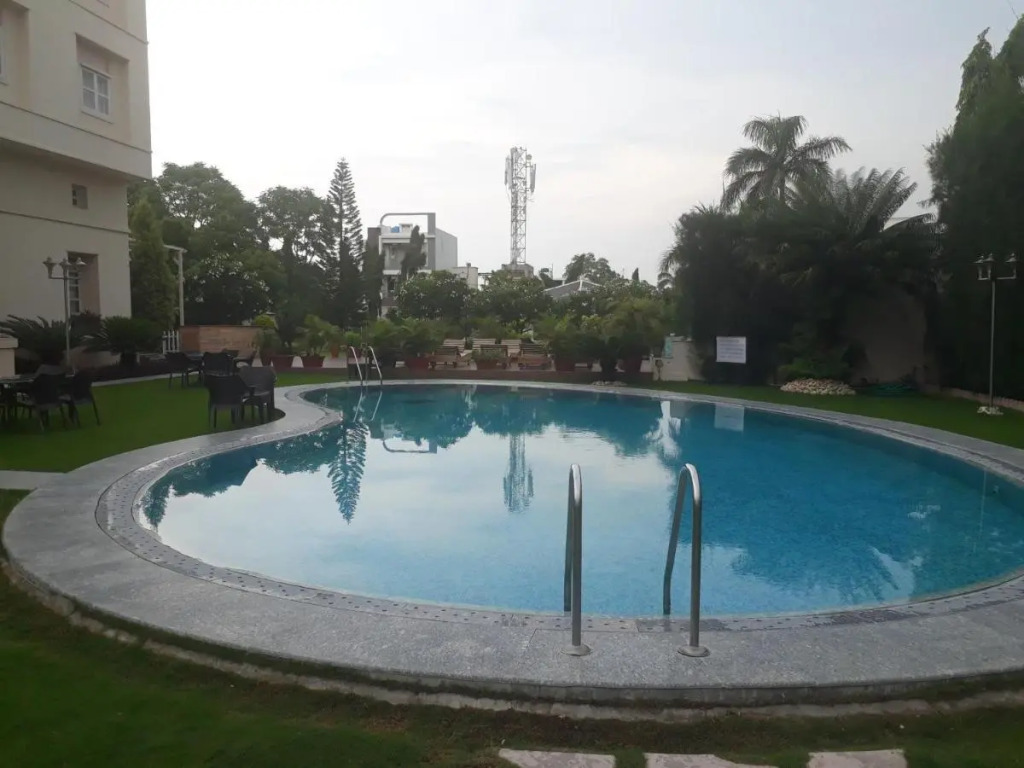 Hotel Paras