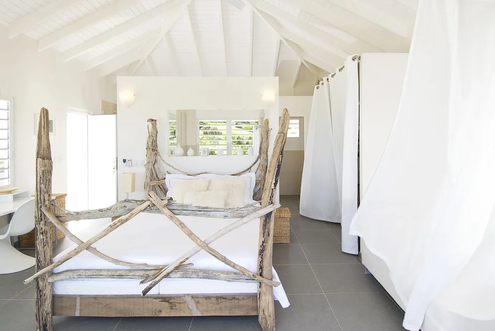 Alizee by Island Properties Online