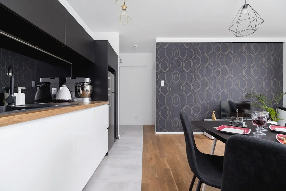 Riva Verona Apartment by Renters Prestige