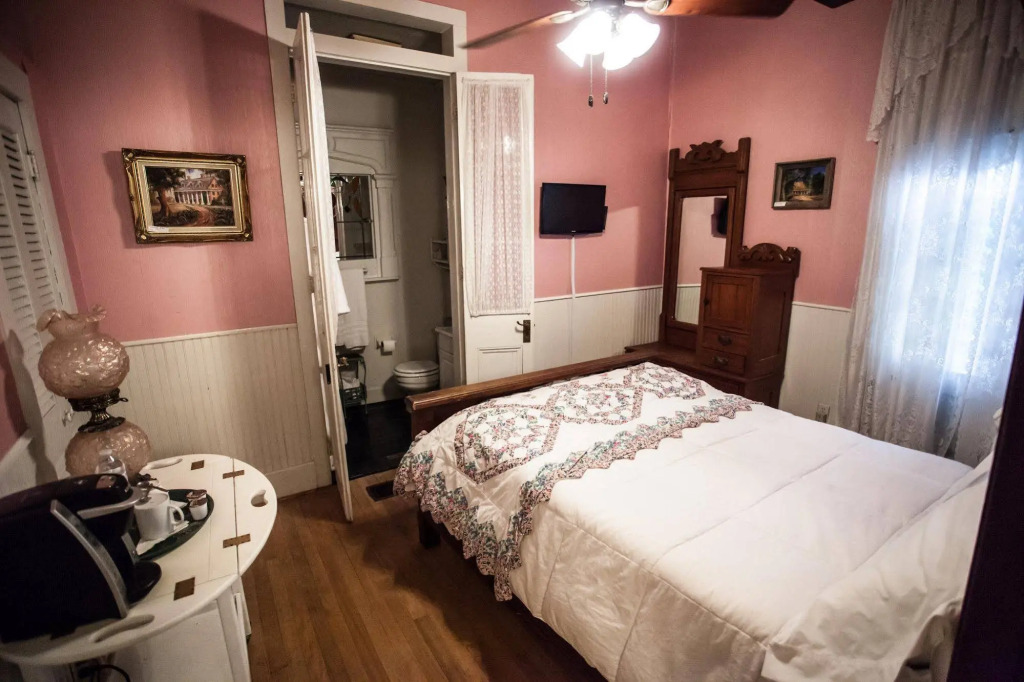 TFreres Bed & Breakfast