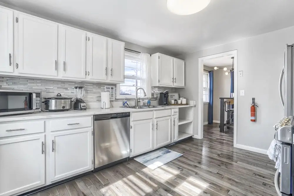 5BD Dog Friendly Family Getaway Near Downtown!