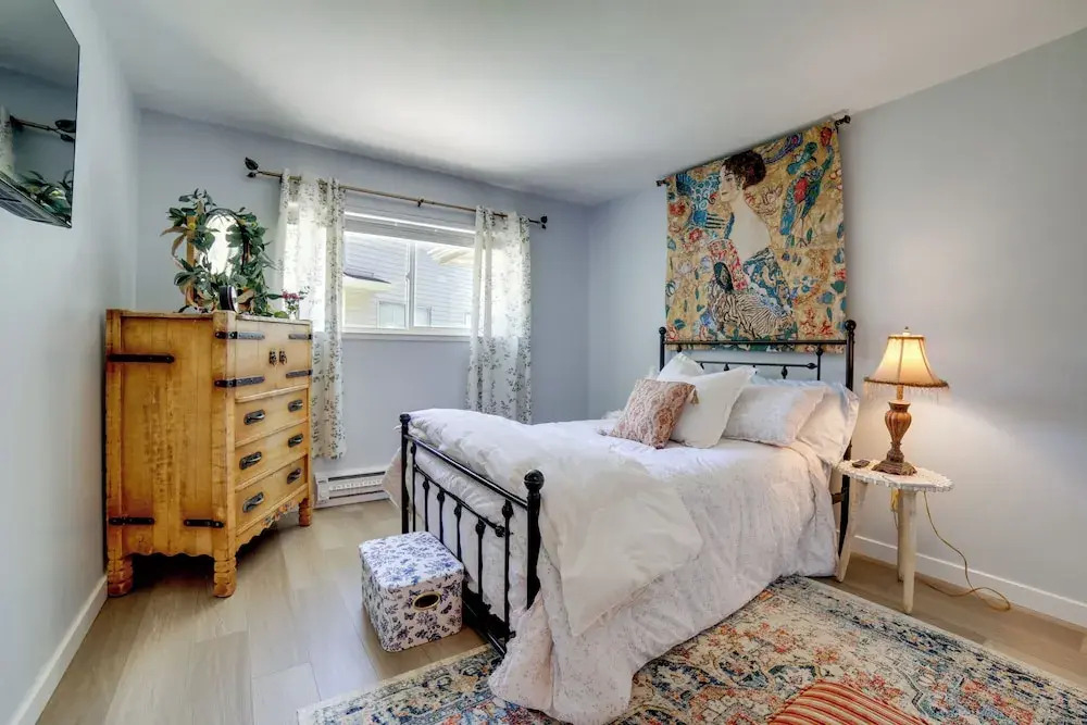 1 Mi to Reno-sparks: Family Retreat w/ Fireplace!