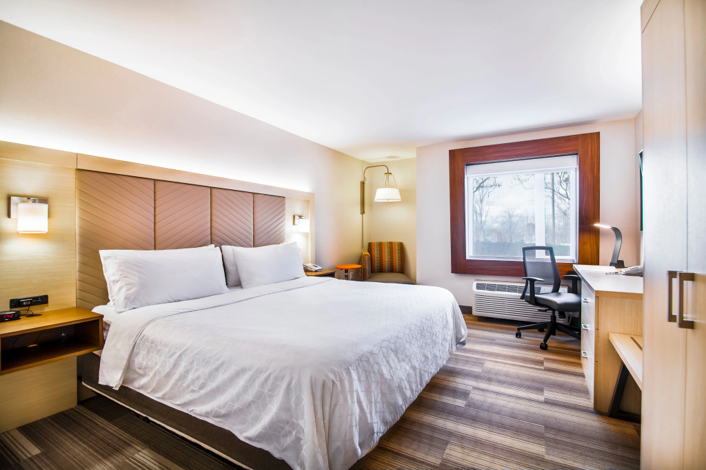 Holiday Inn Express & Suites Langley by IHG