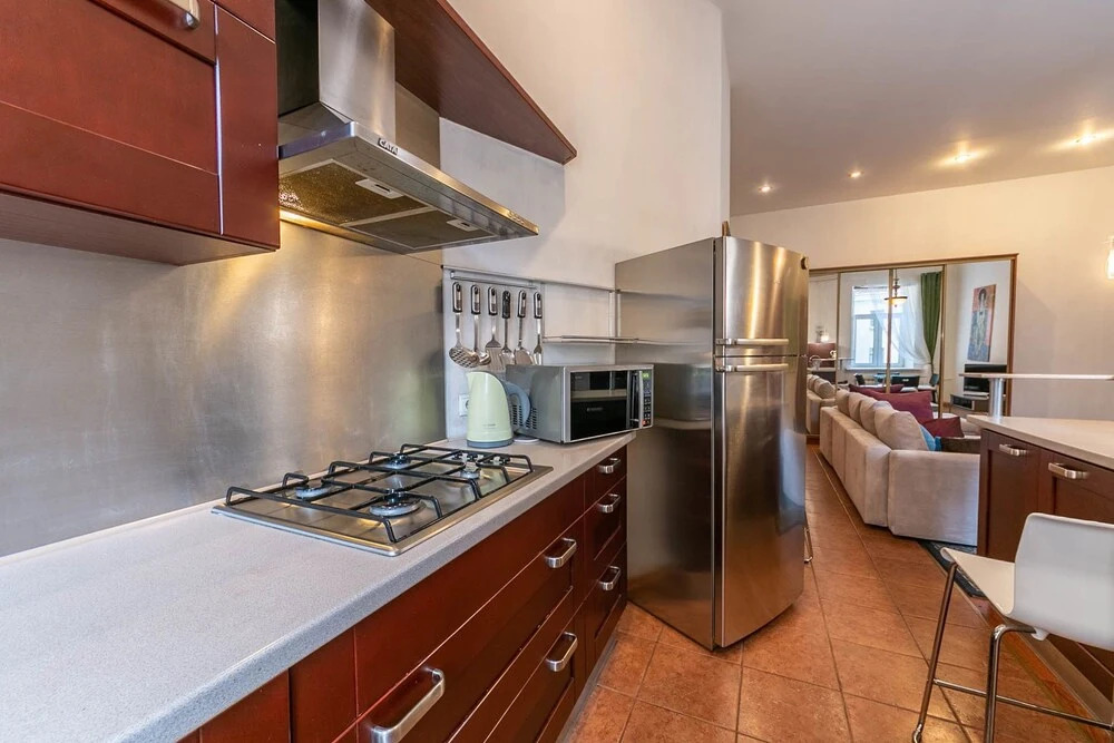 Atmospheric apartment on Nevsky prospect