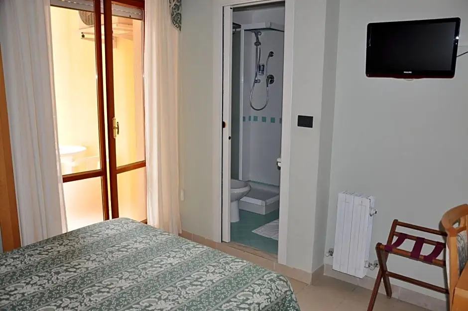 Hotel Sayonara