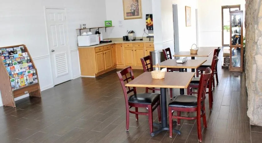 Studio 6 Suites Perry, GA