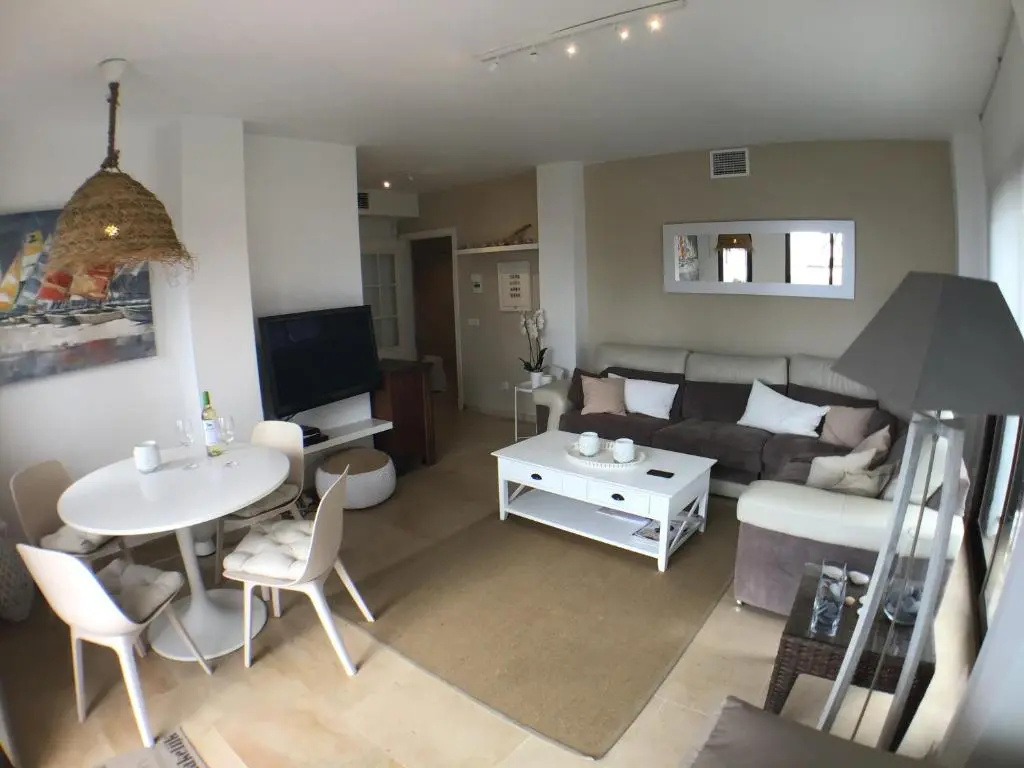 2204-Luxury apt on the beach,new,on duquesa port!