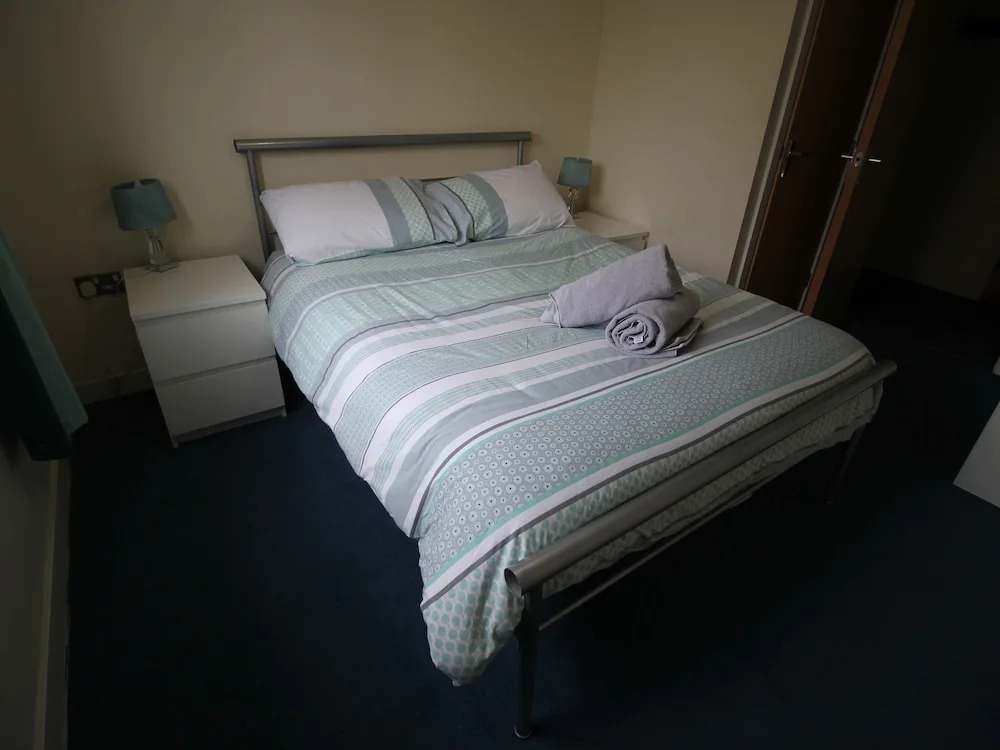 Central Apartment by Cardiff Holiday Homes
