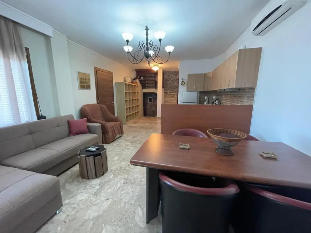 Maisonette 25m from the sea
