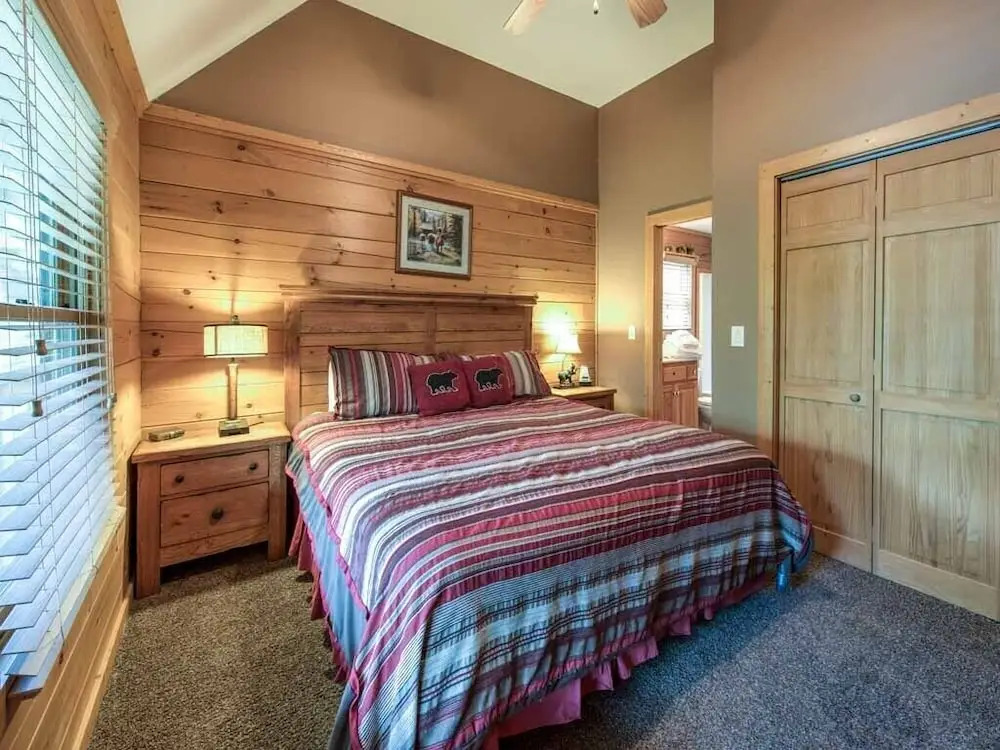 Big Sky Cabin - Two Bedroom Cabin