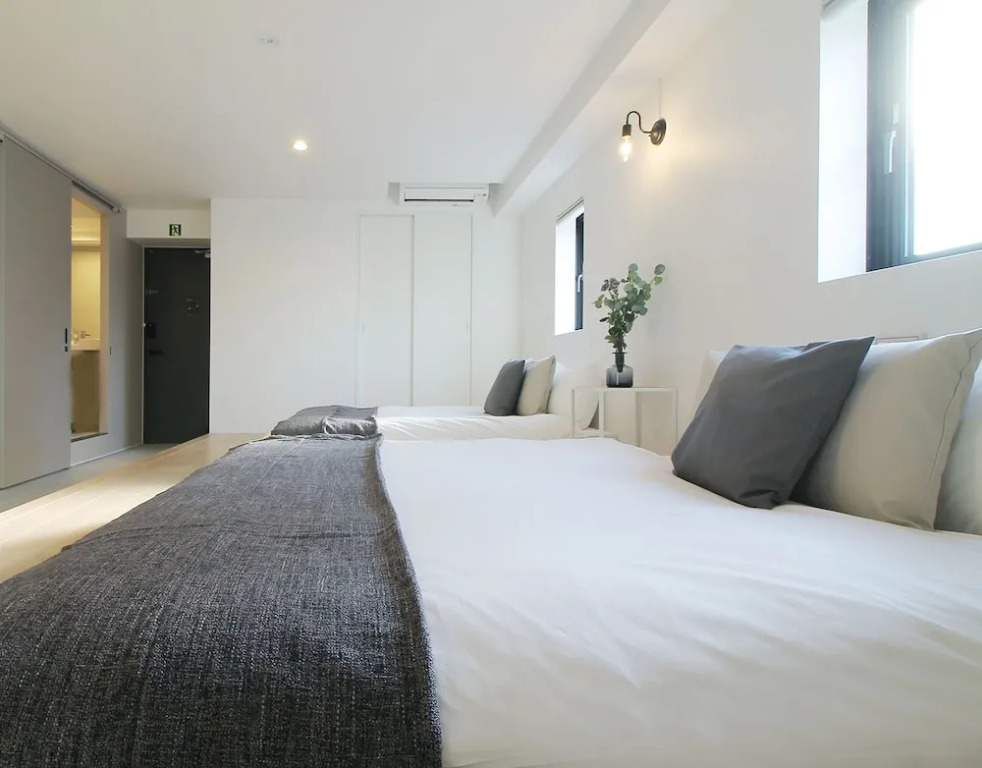 bHotel