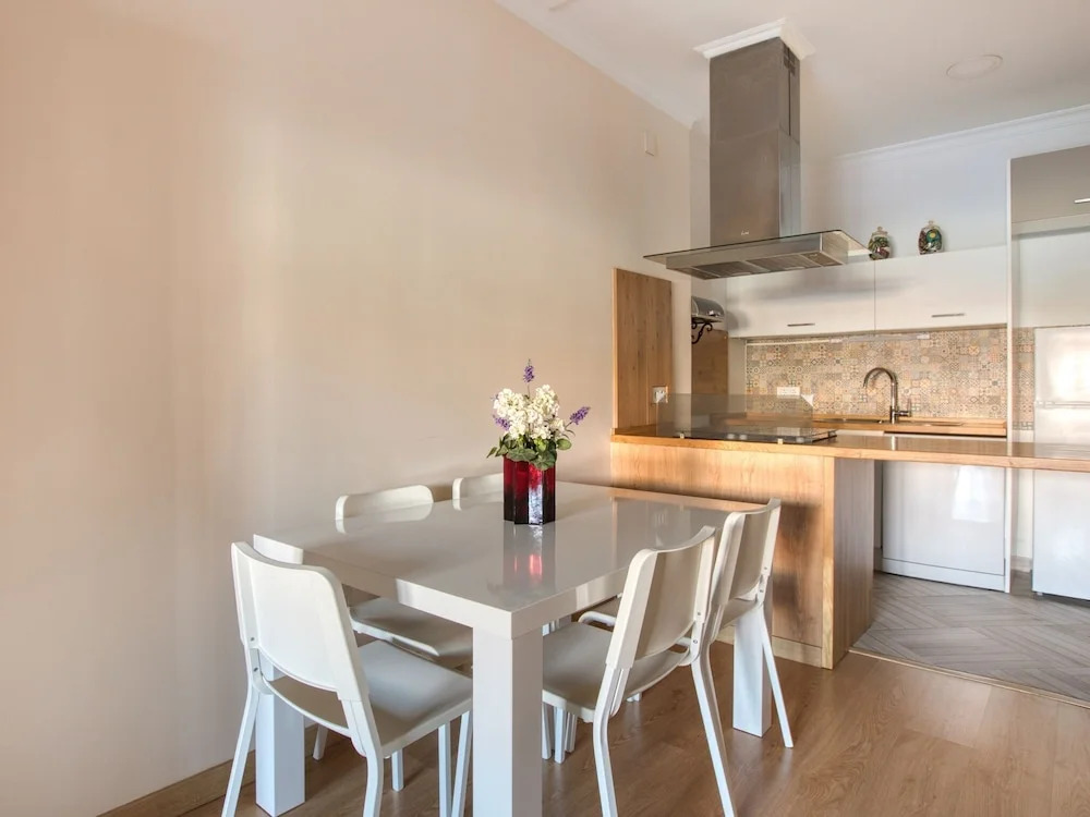 Snug Apartment in Sevilla near Plaza del Cabildo