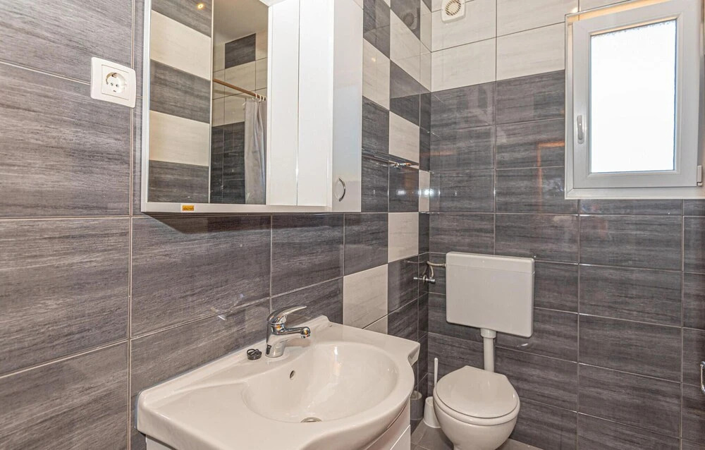 Nice Apartment in Kanica With Wifi and 2 Bedrooms