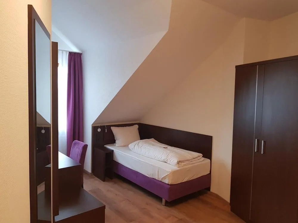 ates Hotel Lampertheim by AURUM