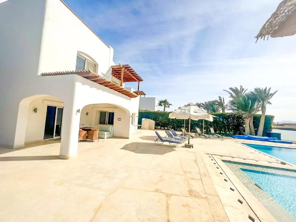 Luxury 4 bedroom villa with a heated pool