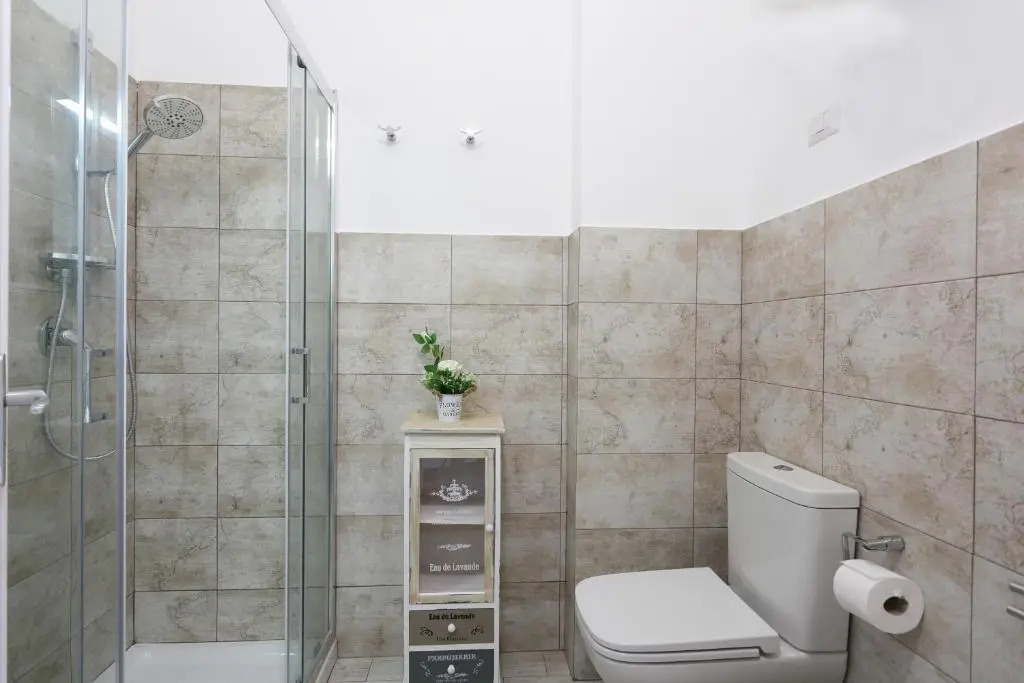 Pietrenere APT with Balcony 120m from the Sea