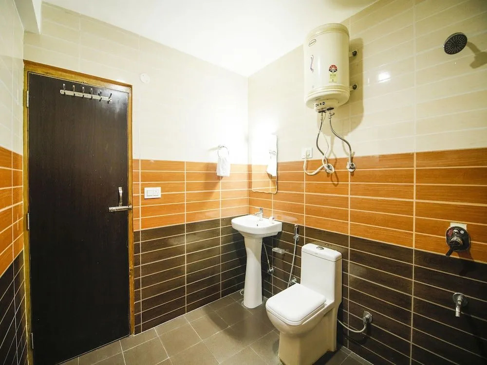 OYO Flagship 27062 Hotel Green View