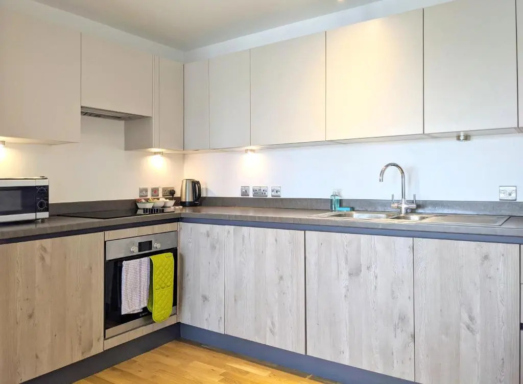 Koala & Tree - Modern 1 Bed apartment for 4 guests in the HEART of Cambridge - Short Lets & Serviced Accommodation