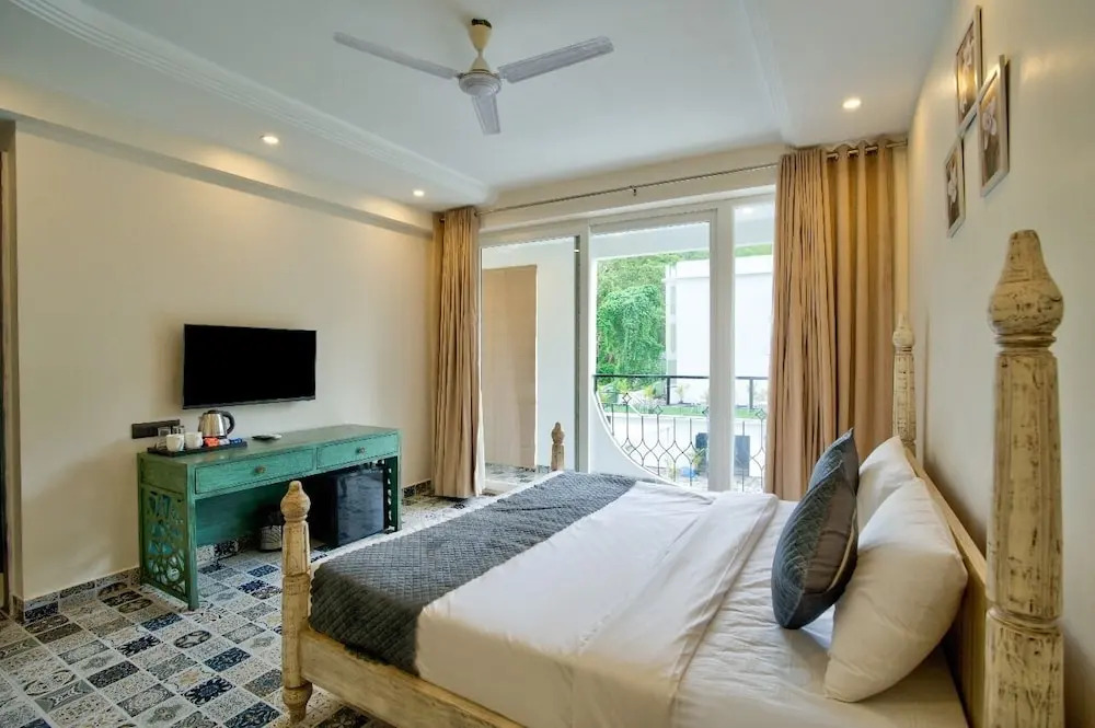 Goa Courtyard by the porto Arpora