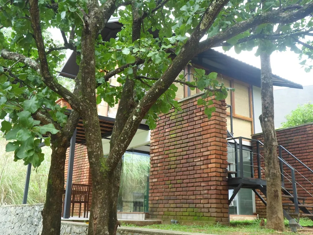 Sennya Resorts