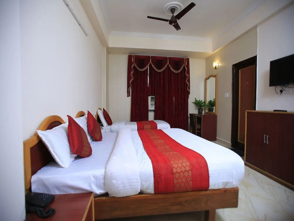 13326 Gupta Palace