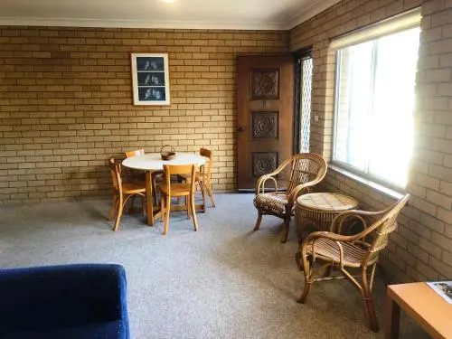 Flat 2 - 3 Bay Lane
