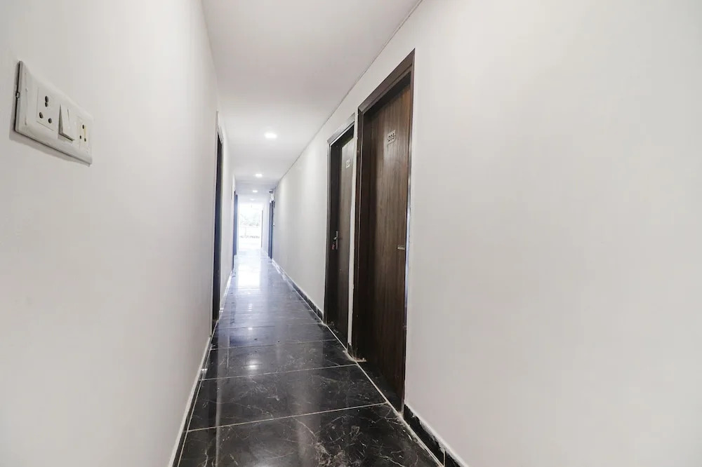 Oyo Townhouse 1126 Super 8